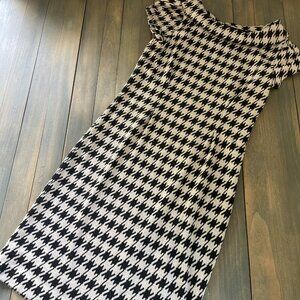 Jones New York Black & White Houndstooth Cowl Neck Cap Sleeve Dress Size 4 (UU)